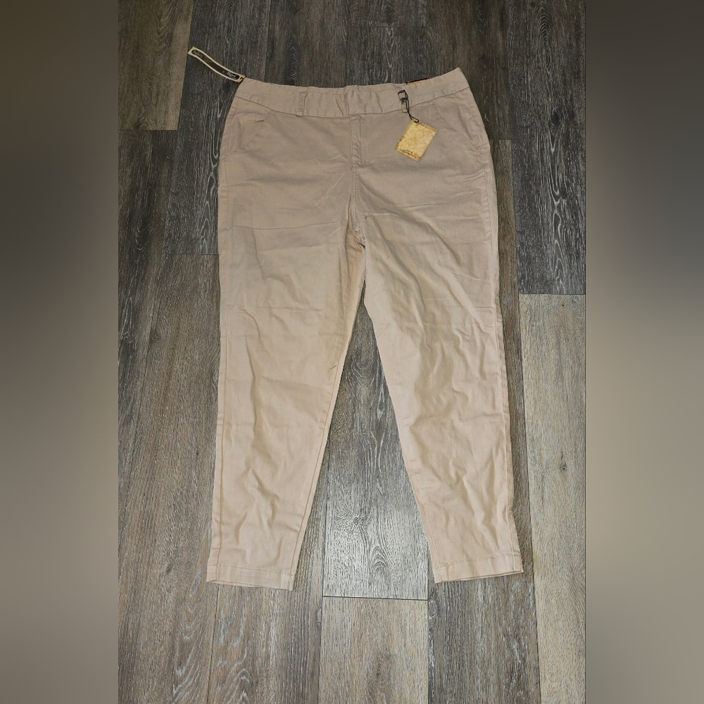 Hybrid & Company Women's Size 18 Pants New w/ Tags!